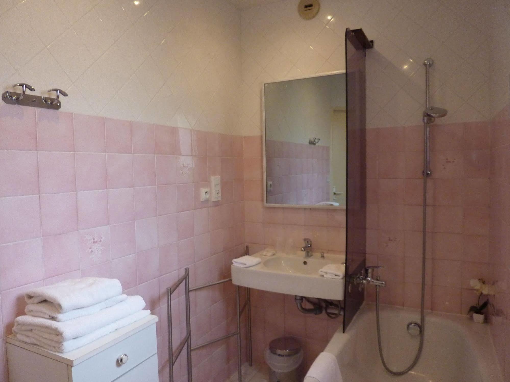 Hotel A La Renommee Saint-Père Zewnętrze zdjęcie